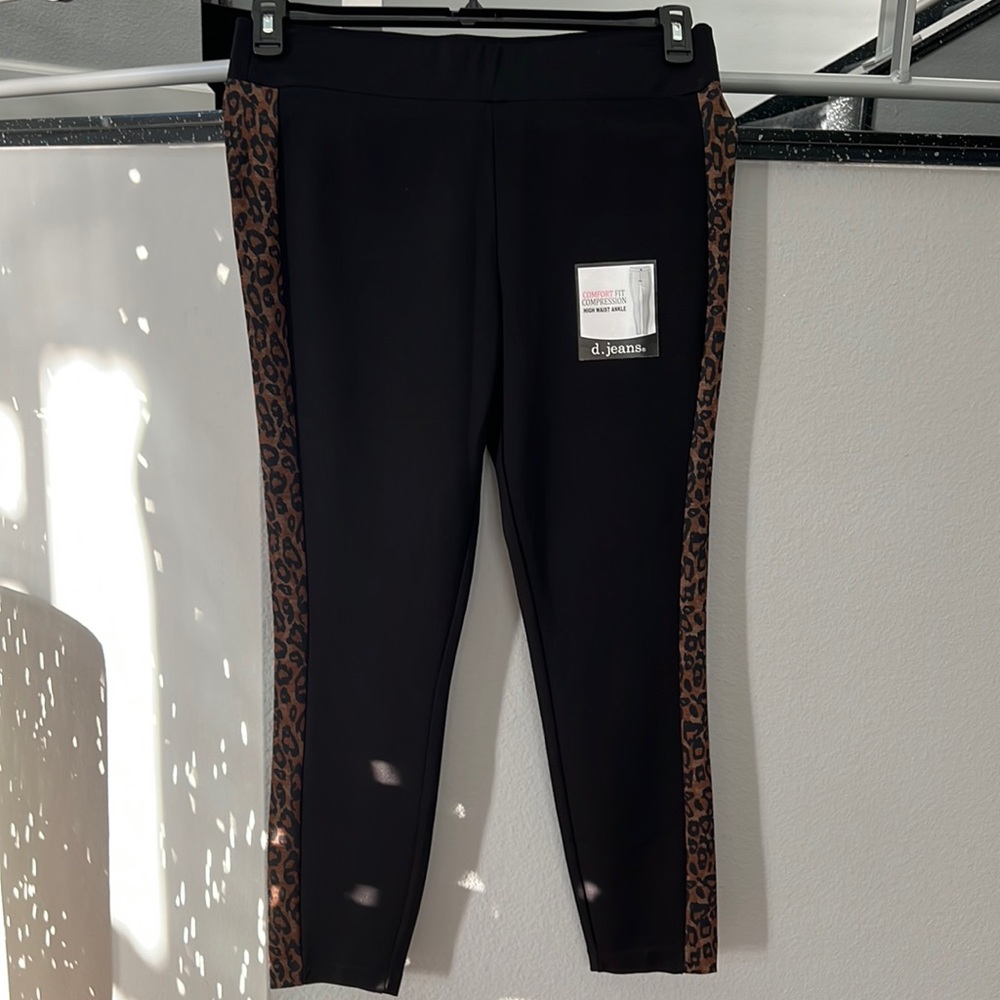 D. Jeans pull-on pant size 14 NWT